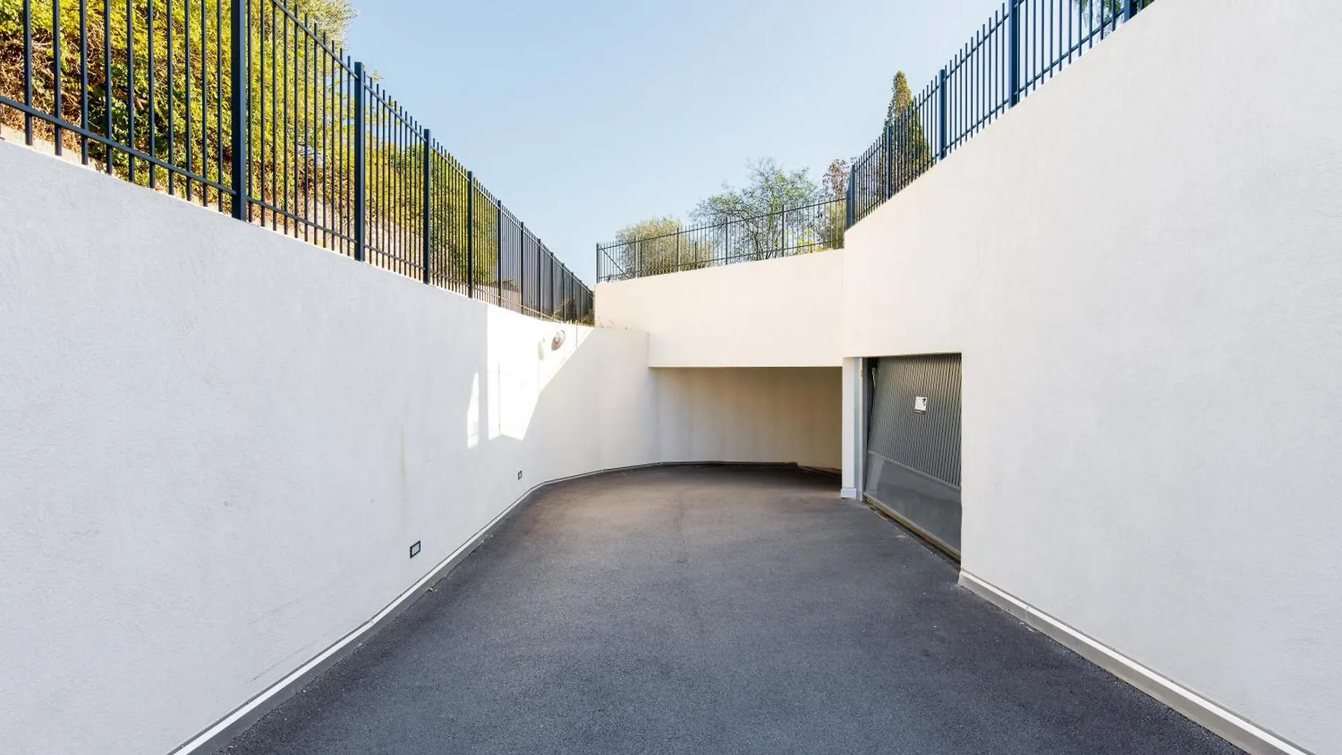 Apartament Lovely 2 Bedroom Condo With Pool Vallauris