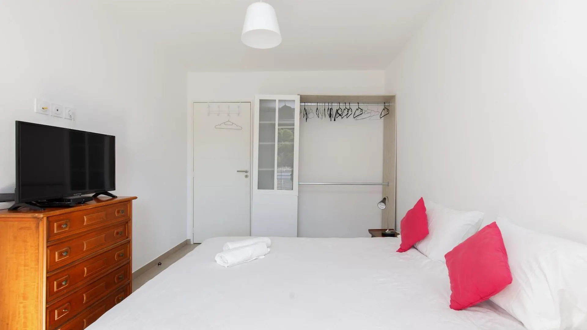 Apartament Lovely 2 Bedroom Condo With Pool Vallauris Francja